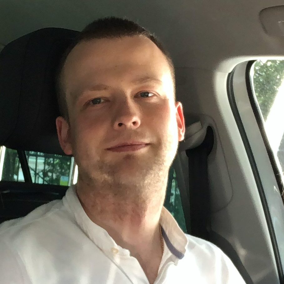 Артем Пузаков